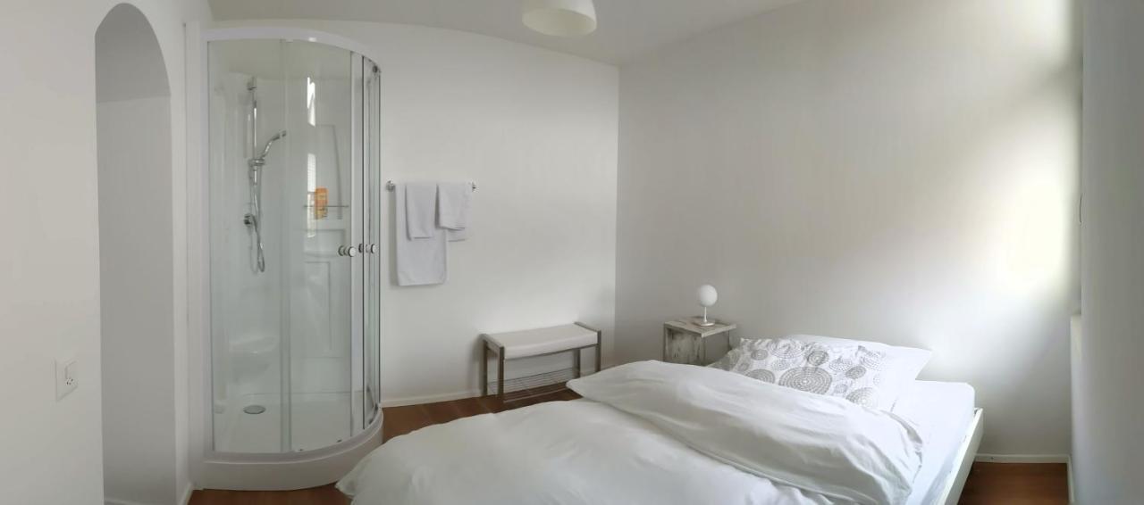 Rooms-Zimmer Neuhausen Am Rheinfall Buitenkant foto